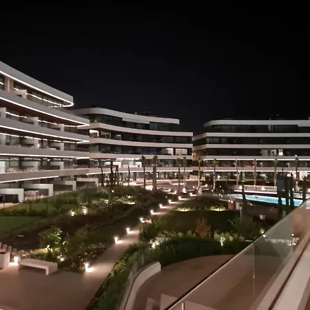 Luxury Complex Beachfront Apartment, Infinity Pool, Sauna, Gym And Large Terrace Apartment