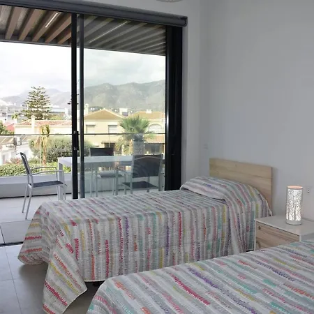Luxury Complex Beachfront Apartment, Infinity Pool, Sauna, Gym And Large Terrace Apartment